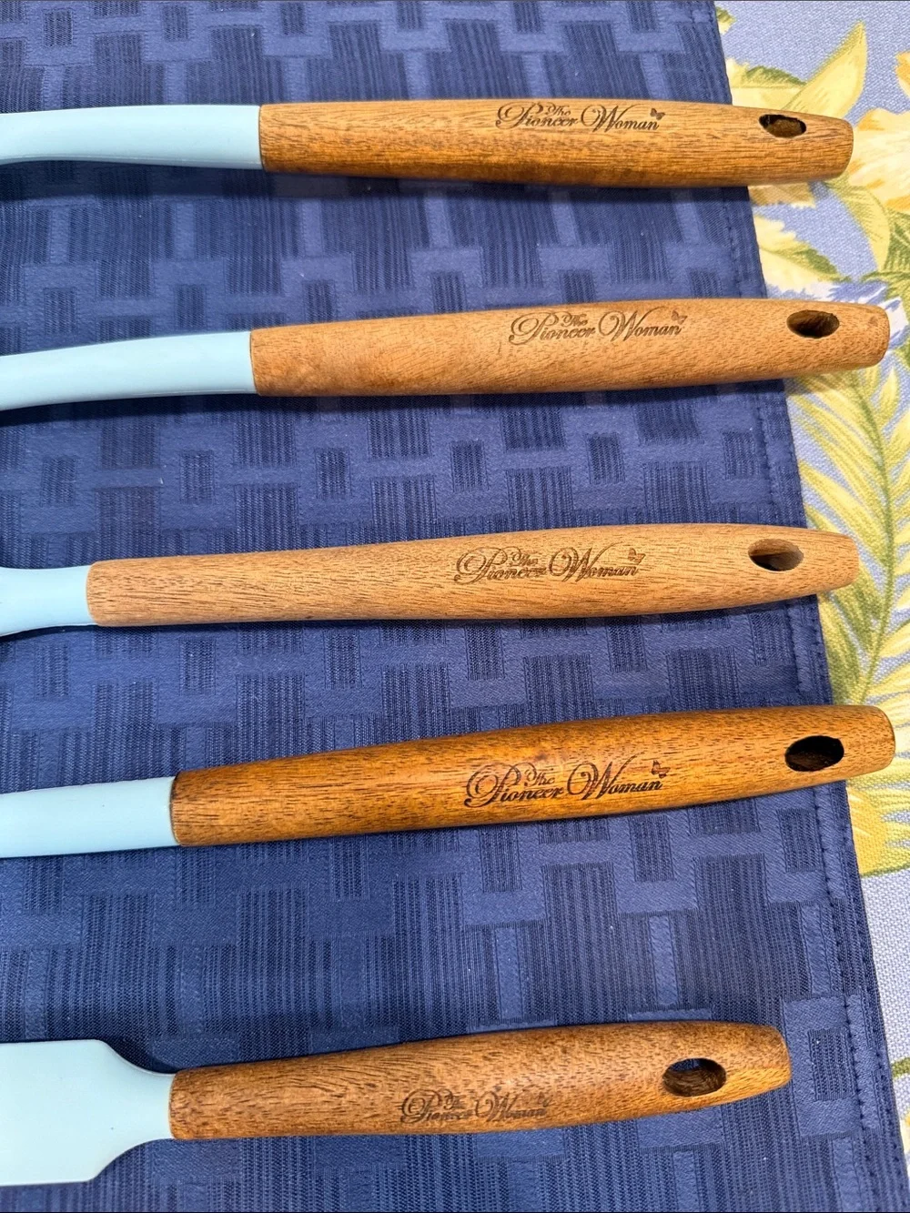 The Pioneer Woman Light Blue Silicone & Wood 5-Piece Utensil Set